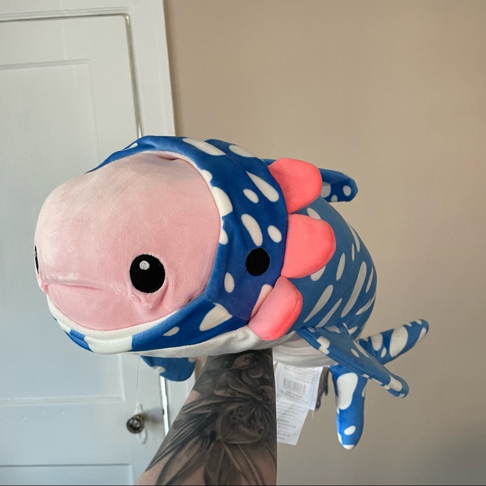 Axolotl shark plushie (round1)